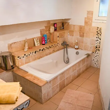 Apartment Cyrielle - Maison, Piscine, Terrasse - By Tgb *